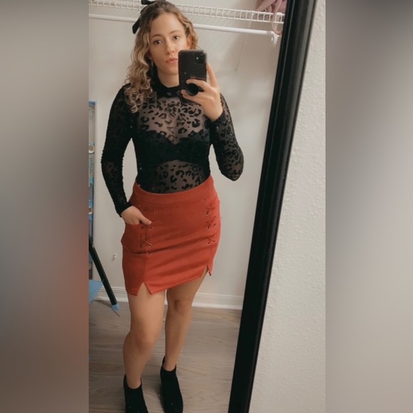 Meet your Posher, Megan - Picture 3 of 3